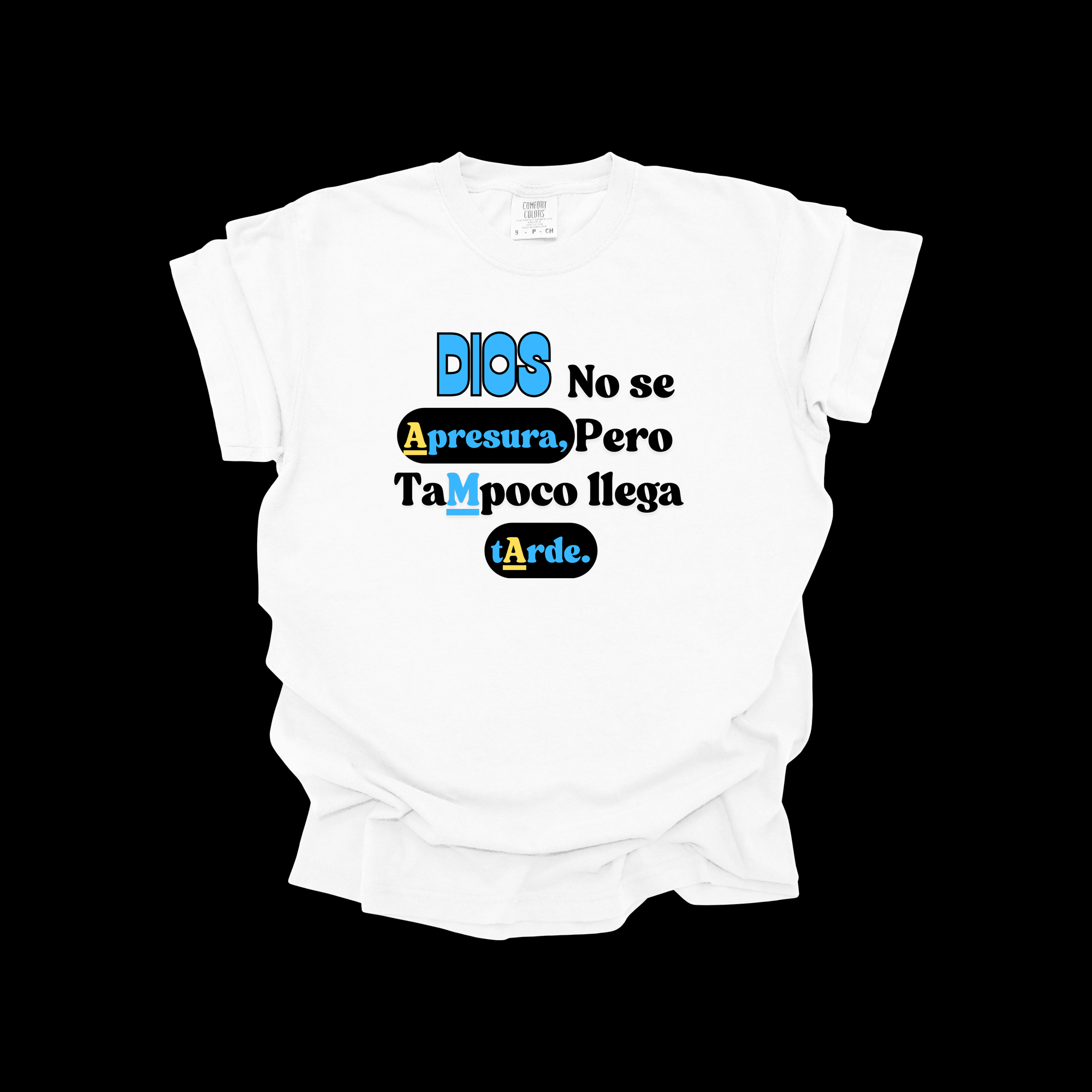 Dios no se apresura mockup 1 Camisa Cristiana “Dios no se apresura” – Edición Fe y Propósito | VISTE AMA